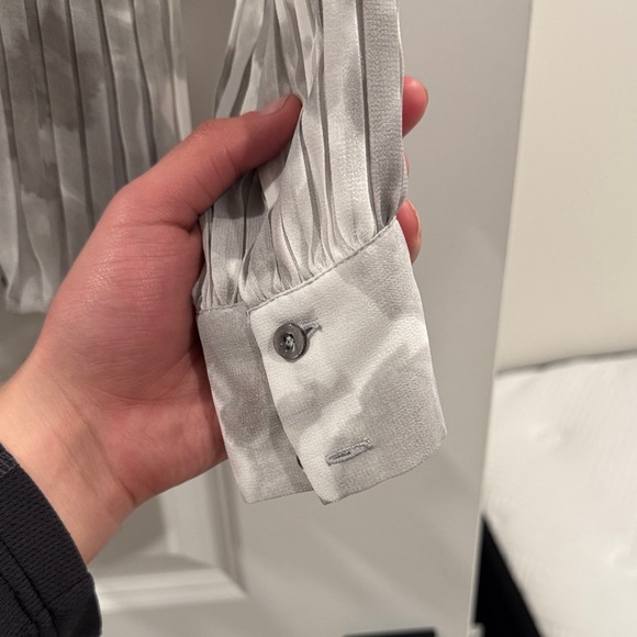 Calvin Klein Gray Patterned Pleated Blouse Size S Long Sleeve NWT - Picture 6 of 6